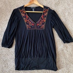 Cable & Gauge Size S Black Top with embroidery